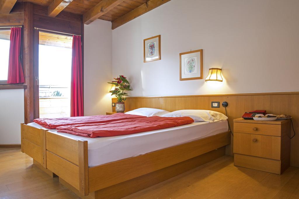 Hotel San Valier Cavalese Room photo