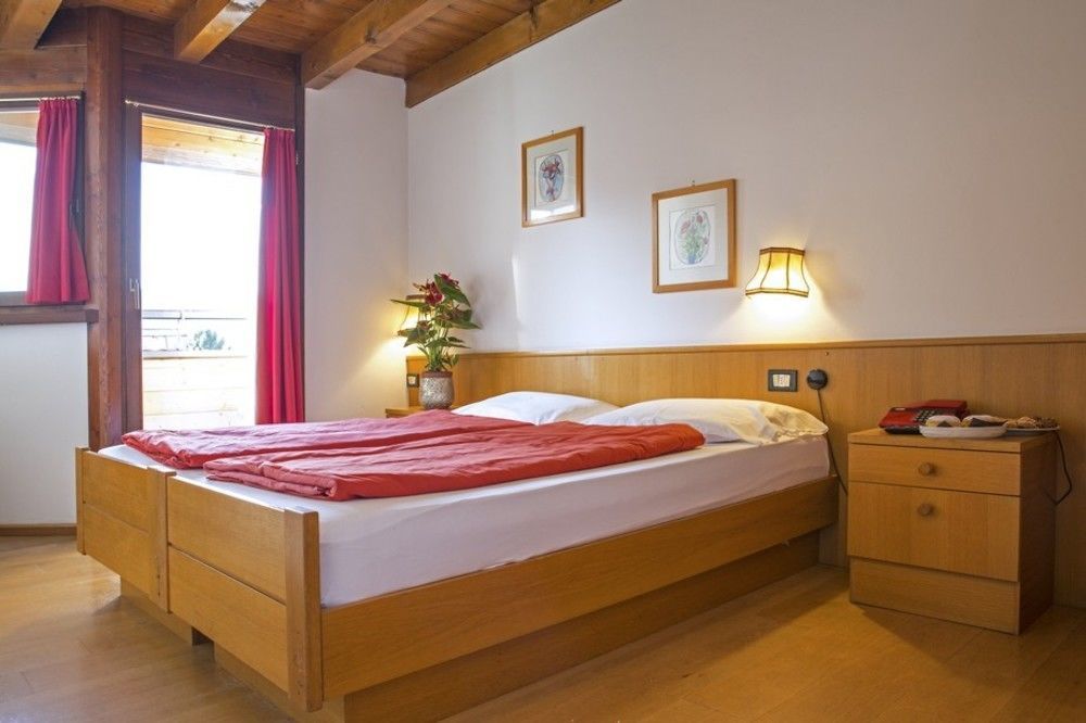 Hotel San Valier Cavalese Exterior photo